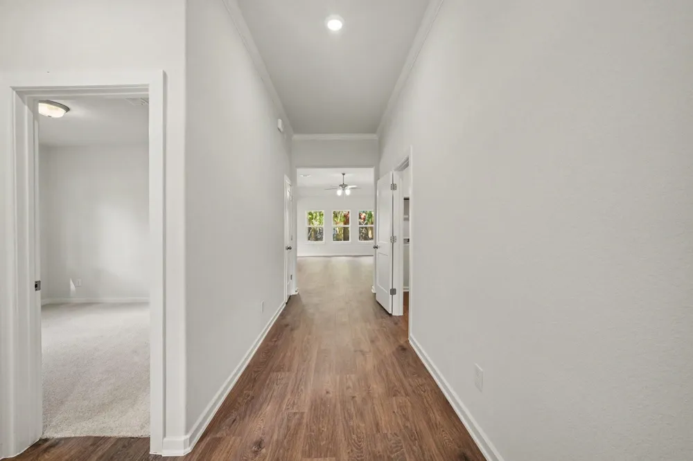 2231 Lakewood Drive West Columbia, TX 77486