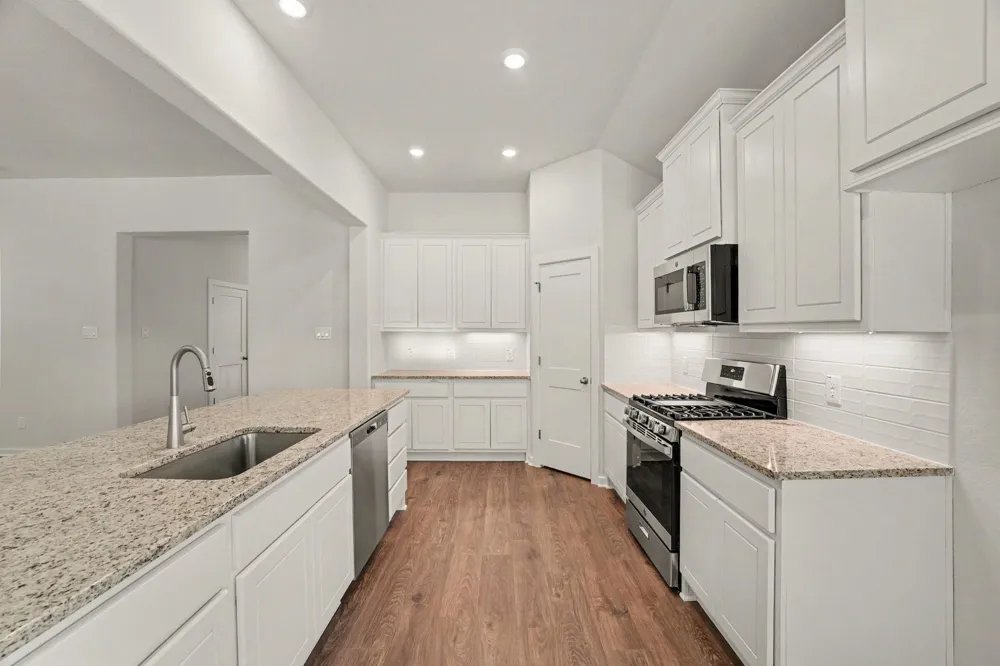 2231 Lakewood Drive West Columbia, TX 77486