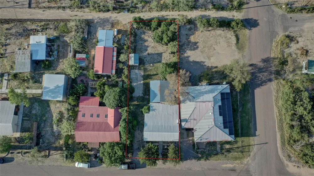 207 S 5th Street E Marathon, TX 79842