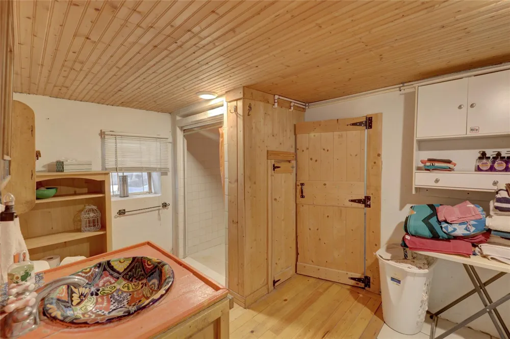 207 S 5th Street E Marathon, TX 79842