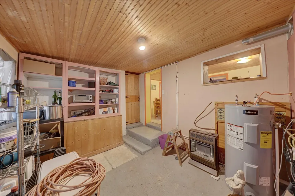 207 S 5th Street E Marathon, TX 79842