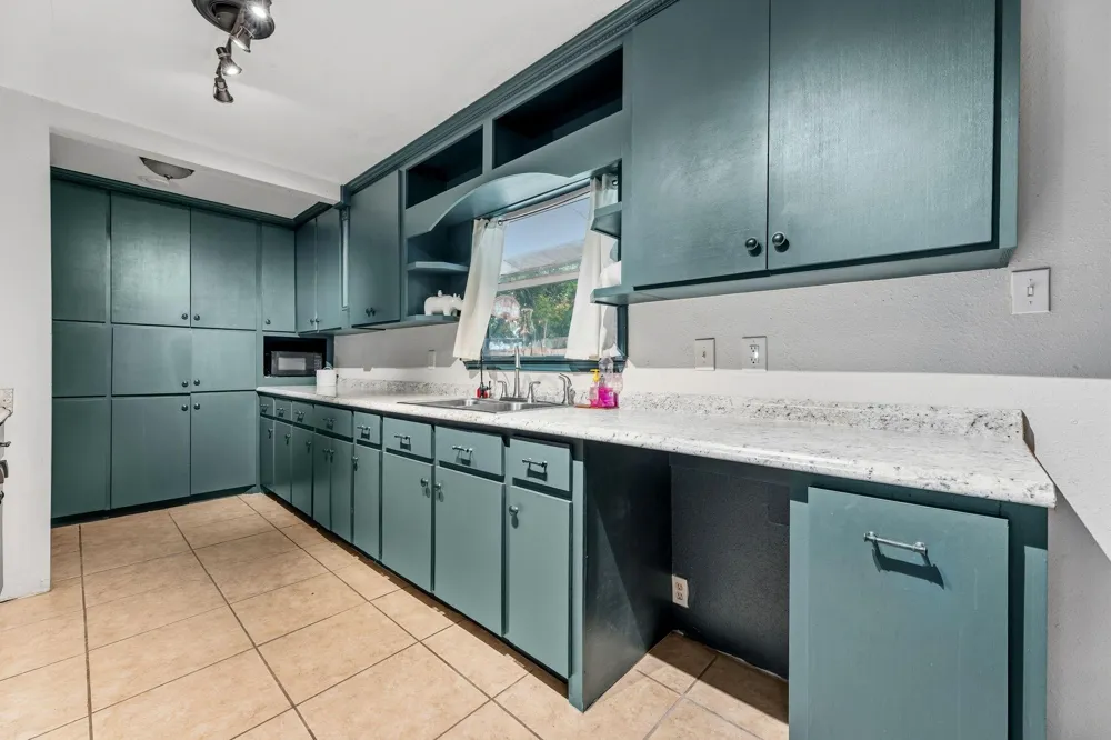 1034 Royal Oak Drive Dickinson, TX 77539