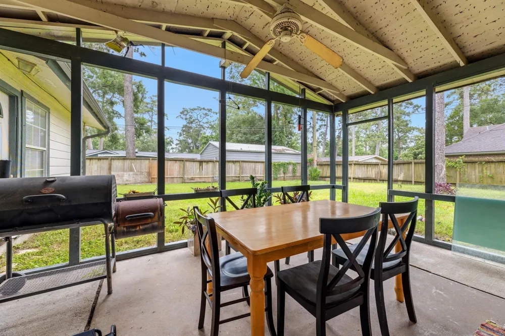 1034 Royal Oak Drive Dickinson, TX 77539