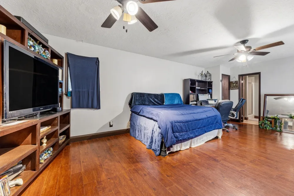 1034 Royal Oak Drive Dickinson, TX 77539