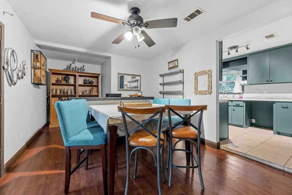 1034 Royal Oak Drive Dickinson, TX 77539