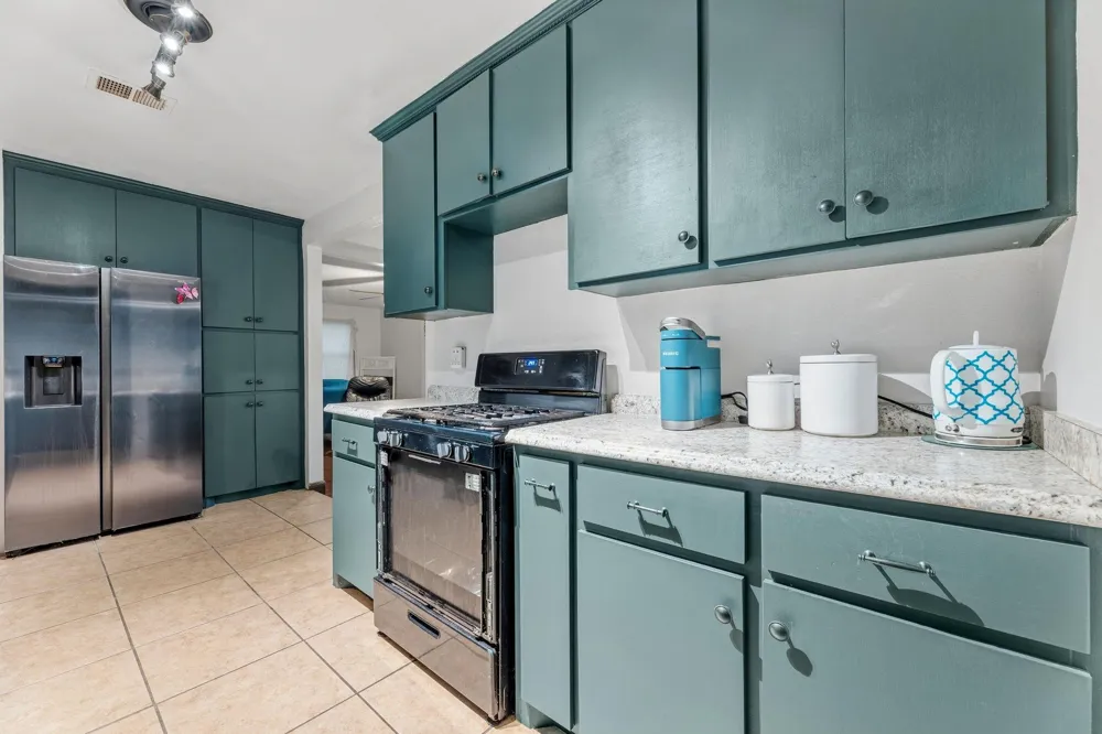 1034 Royal Oak Drive Dickinson, TX 77539