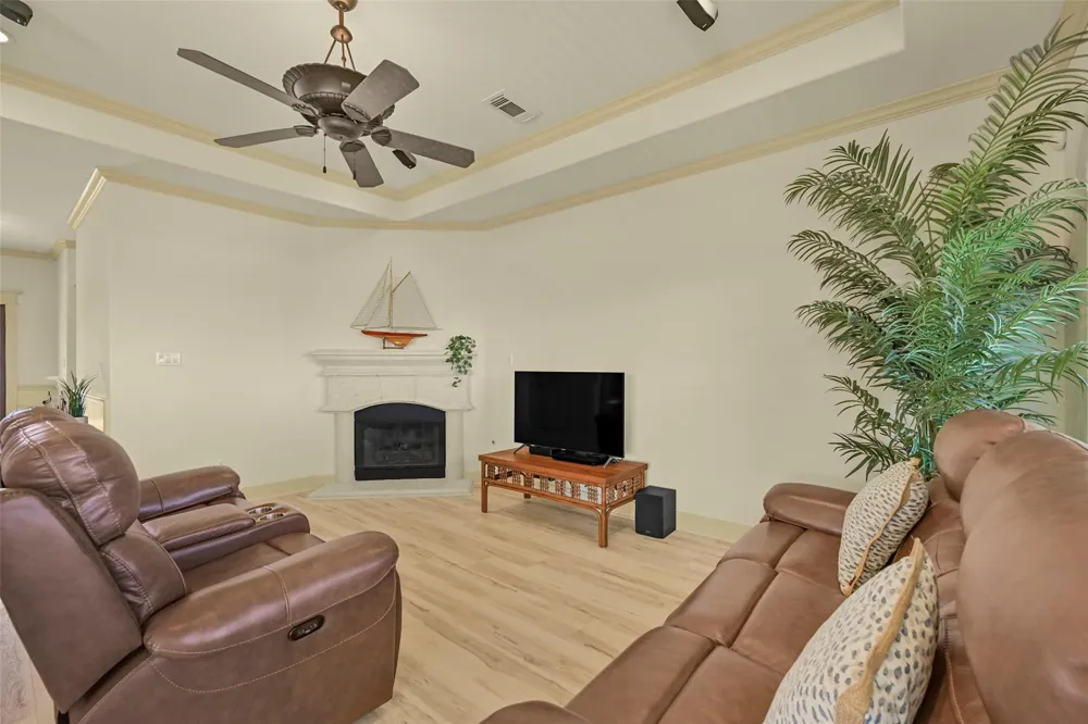 13610 Windlass Circle Galveston, TX 77554