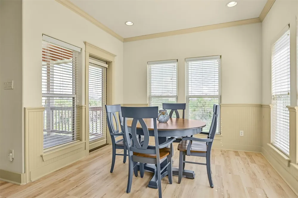 13610 Windlass Circle Galveston, TX 77554