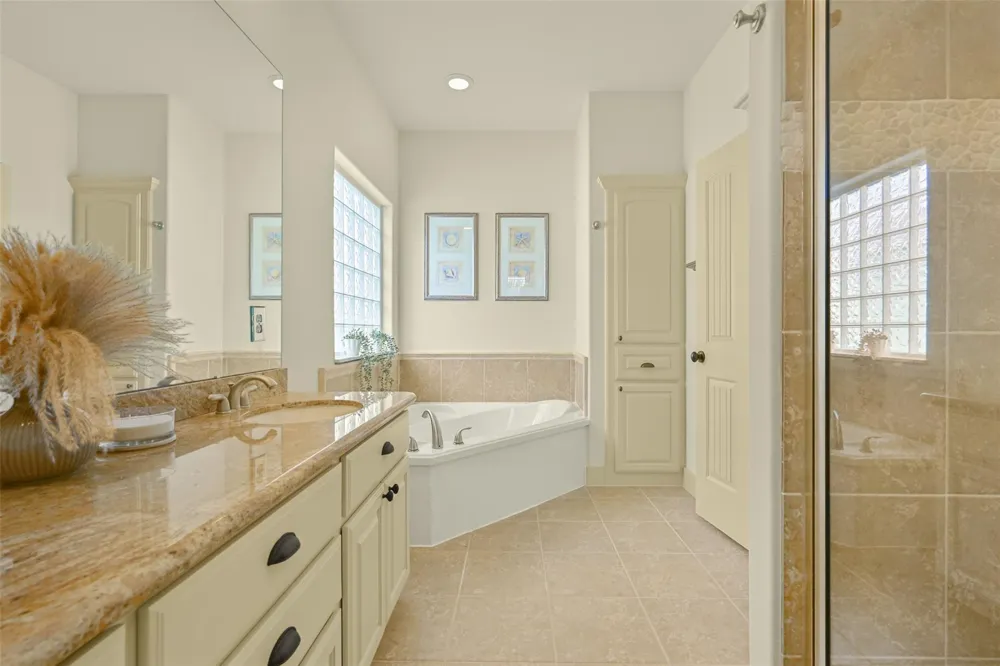 13610 Windlass Circle Galveston, TX 77554