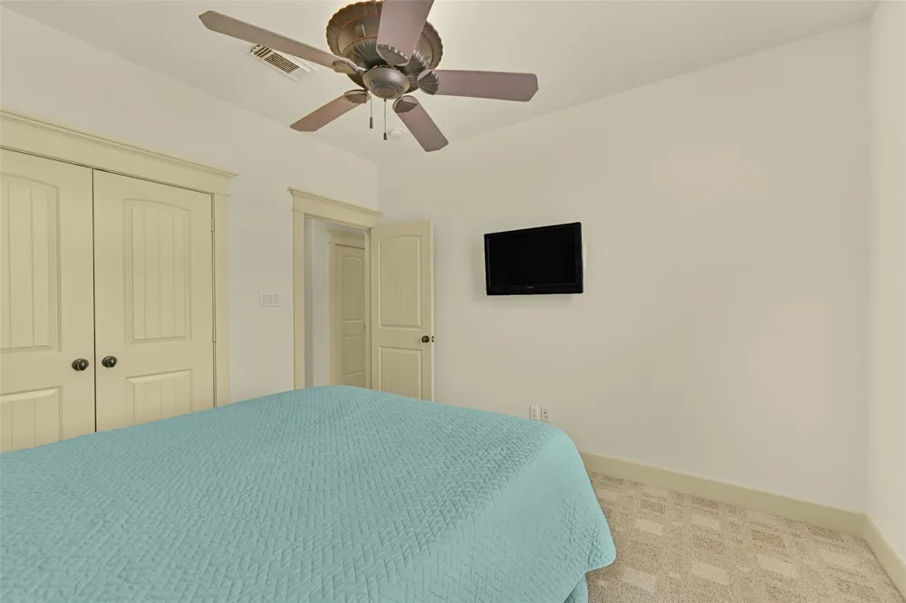 13610 Windlass Circle Galveston, TX 77554