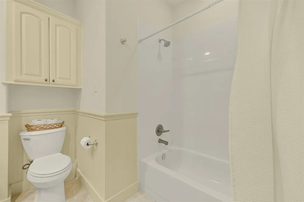 13610 Windlass Circle Galveston, TX 77554