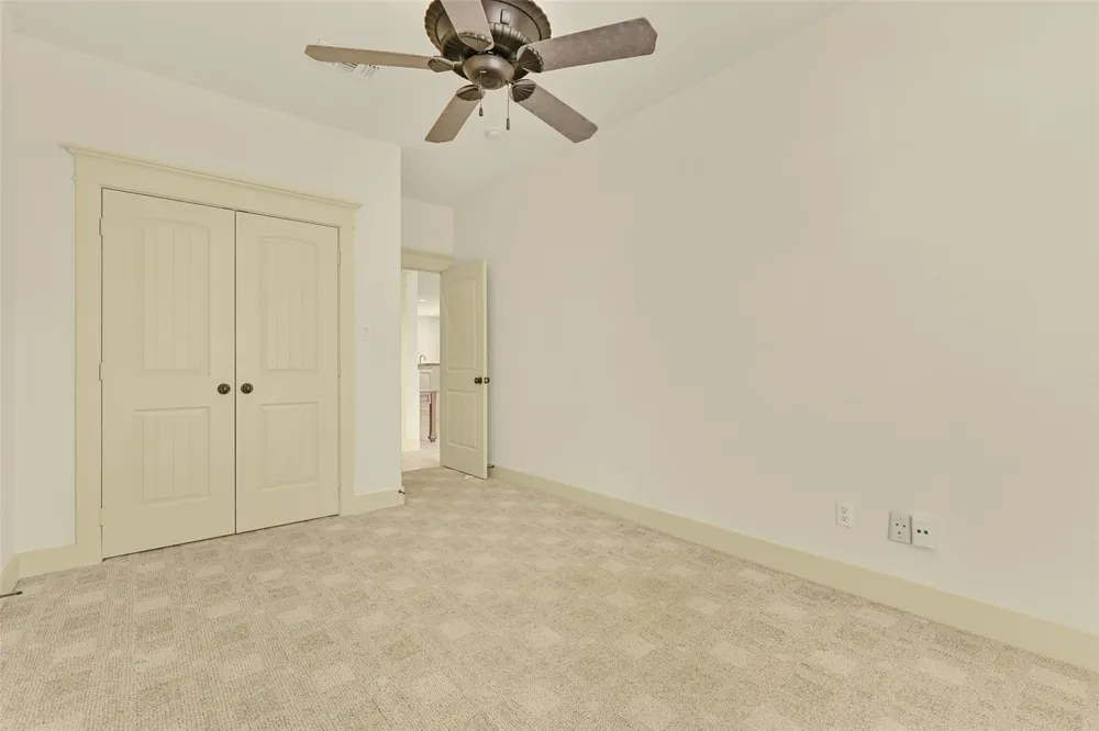 13610 Windlass Circle Galveston, TX 77554