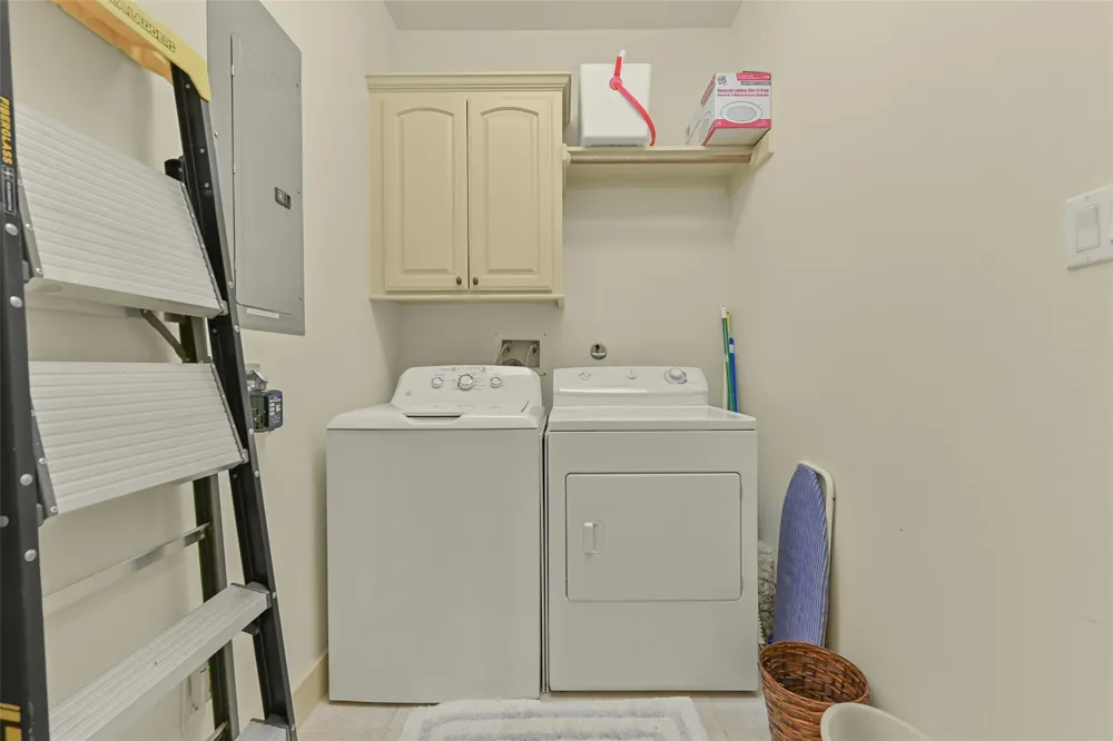 13610 Windlass Circle Galveston, TX 77554