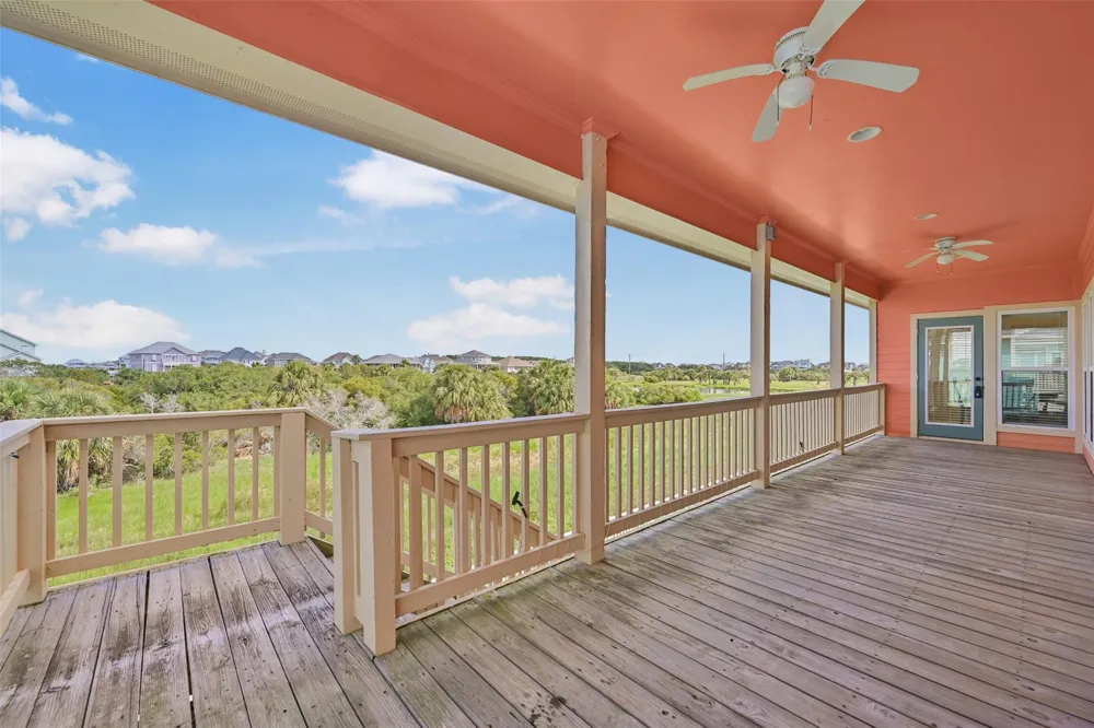 13610 Windlass Circle Galveston, TX 77554