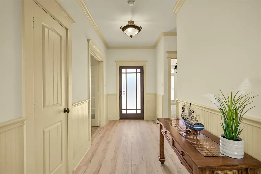 13610 Windlass Circle Galveston, TX 77554