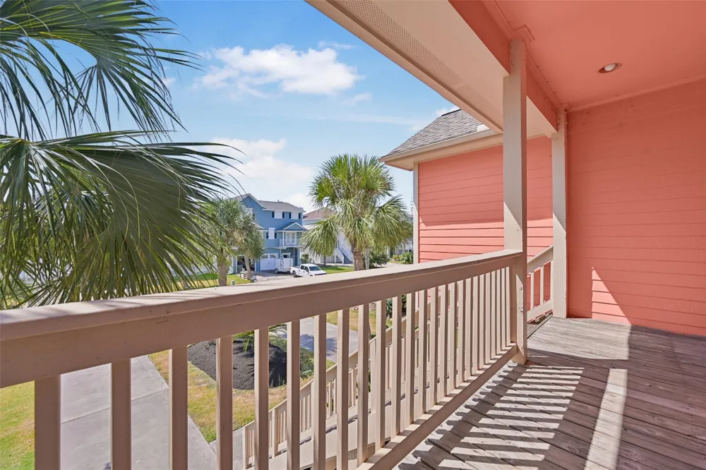 13610 Windlass Circle Galveston, TX 77554