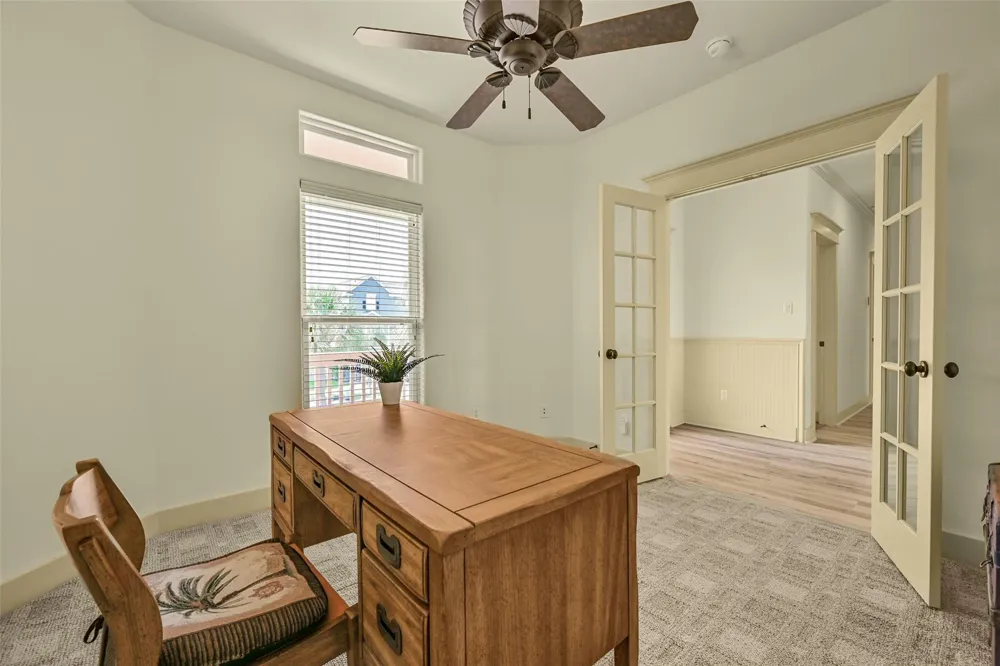 13610 Windlass Circle Galveston, TX 77554