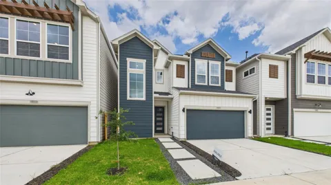 5814 Highland Sky Lane
