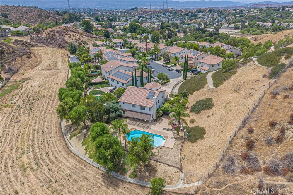 29164 Harmony Way Saugus, CA 91390