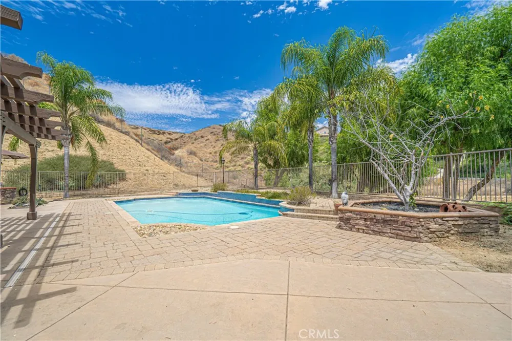 29164 Harmony Way Saugus, CA 91390