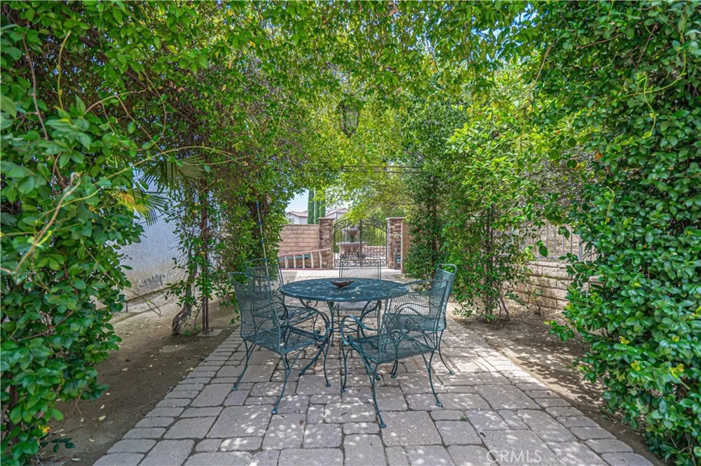 29164 Harmony Way Saugus, CA 91390