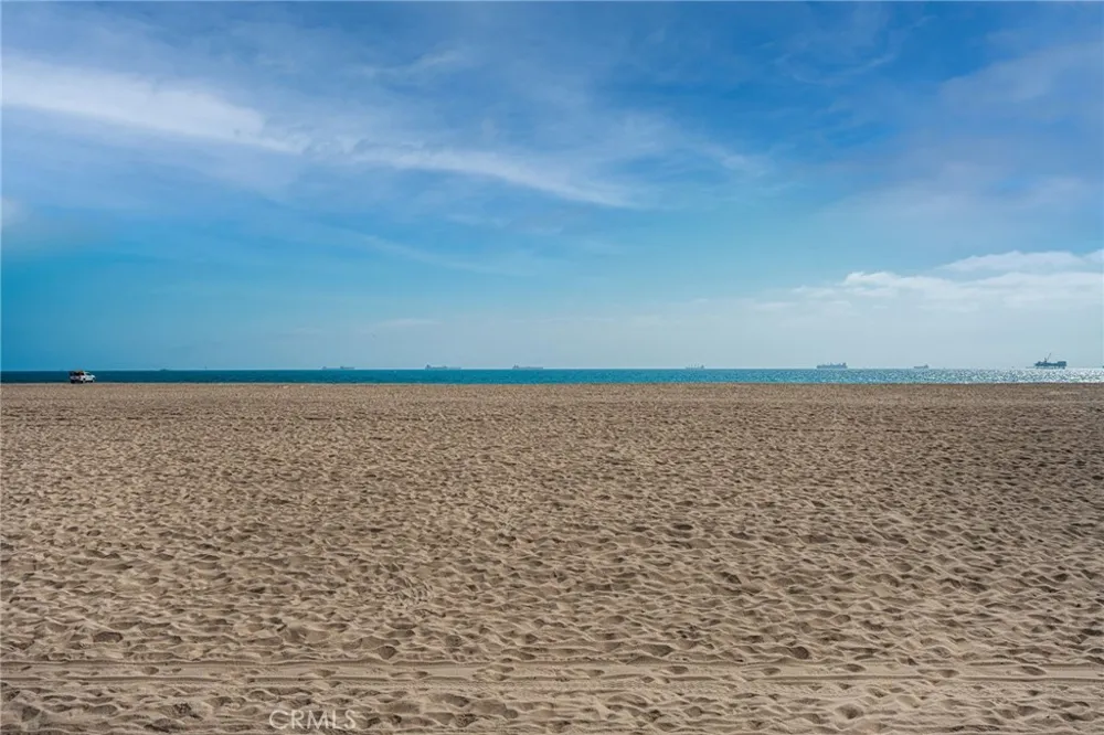 25 Surfside Surfside, CA 90743