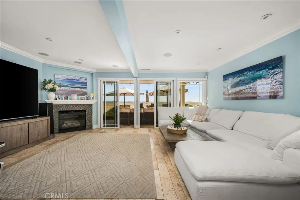 25 Surfside Surfside, CA 90743