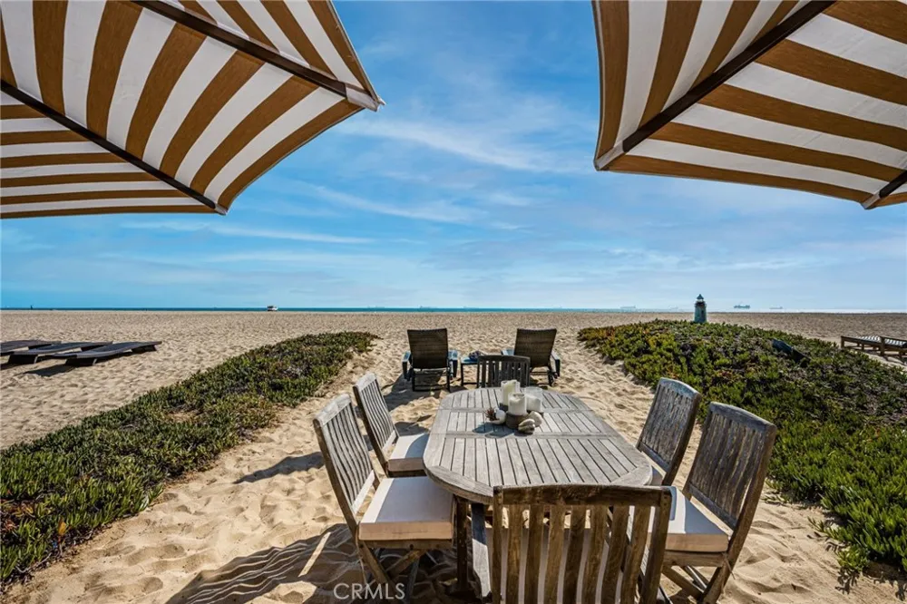 25 Surfside Surfside, CA 90743