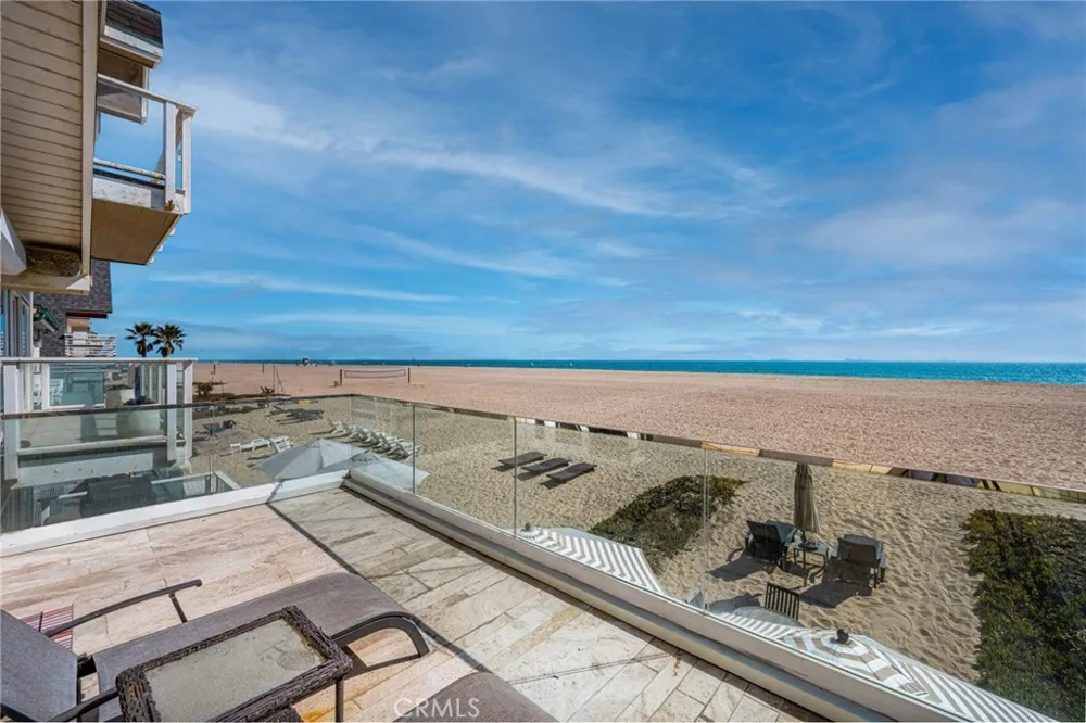 25 Surfside Surfside, CA 90743
