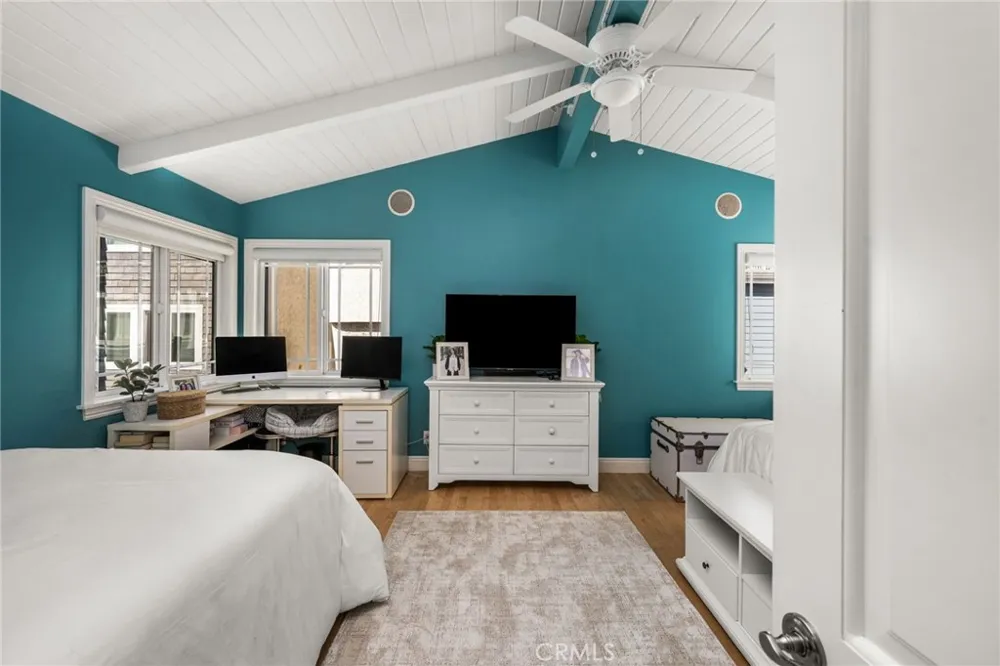 25 Surfside Surfside, CA 90743