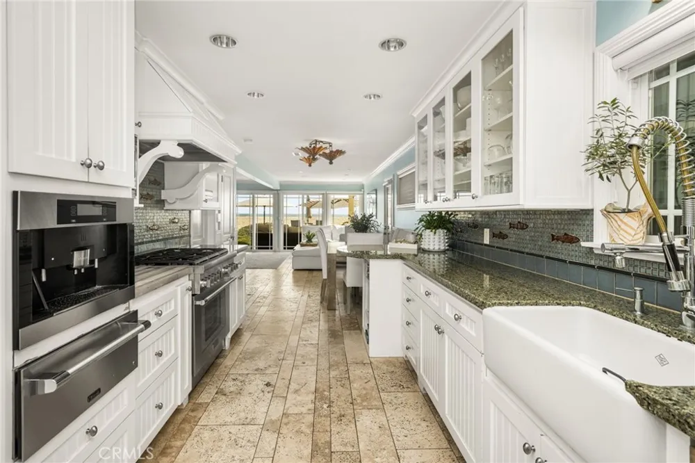 25 Surfside Surfside, CA 90743