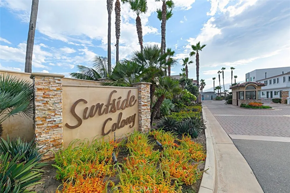 25 Surfside Surfside, CA 90743