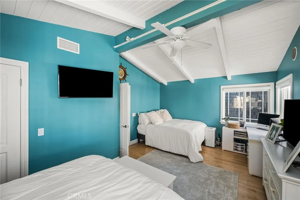 25 Surfside Surfside, CA 90743