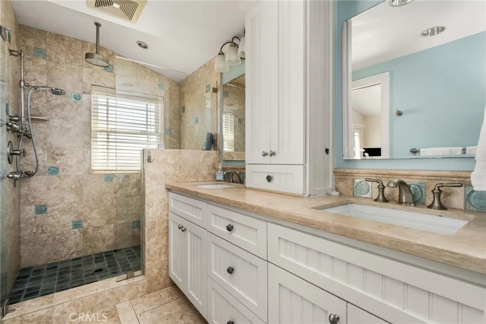 25 Surfside Surfside, CA 90743
