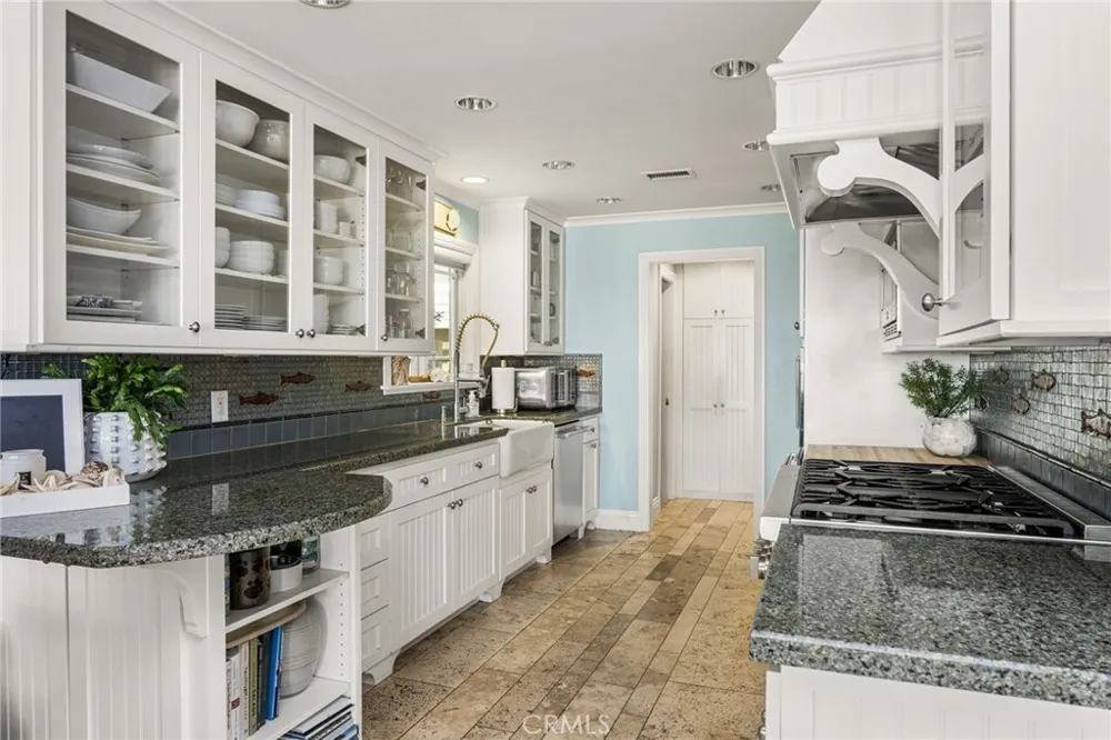 25 Surfside Surfside, CA 90743