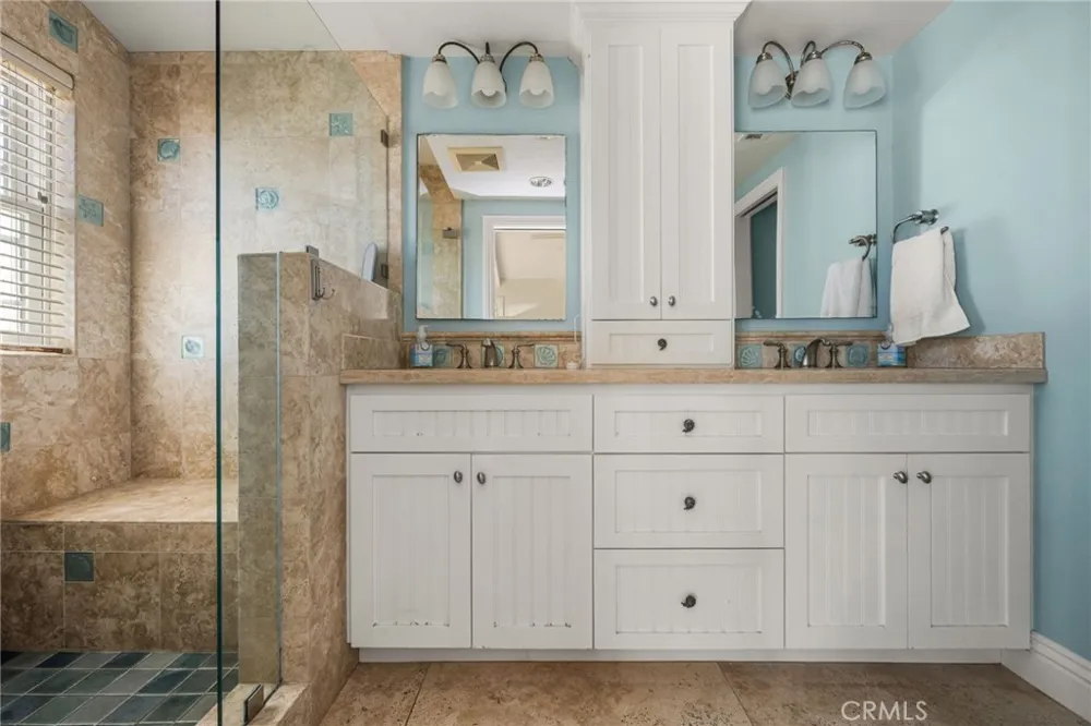 25 Surfside Surfside, CA 90743