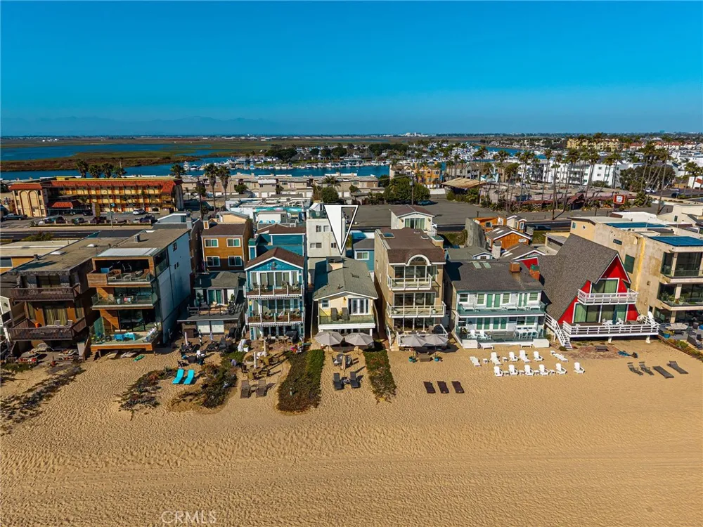 25 Surfside Surfside, CA 90743