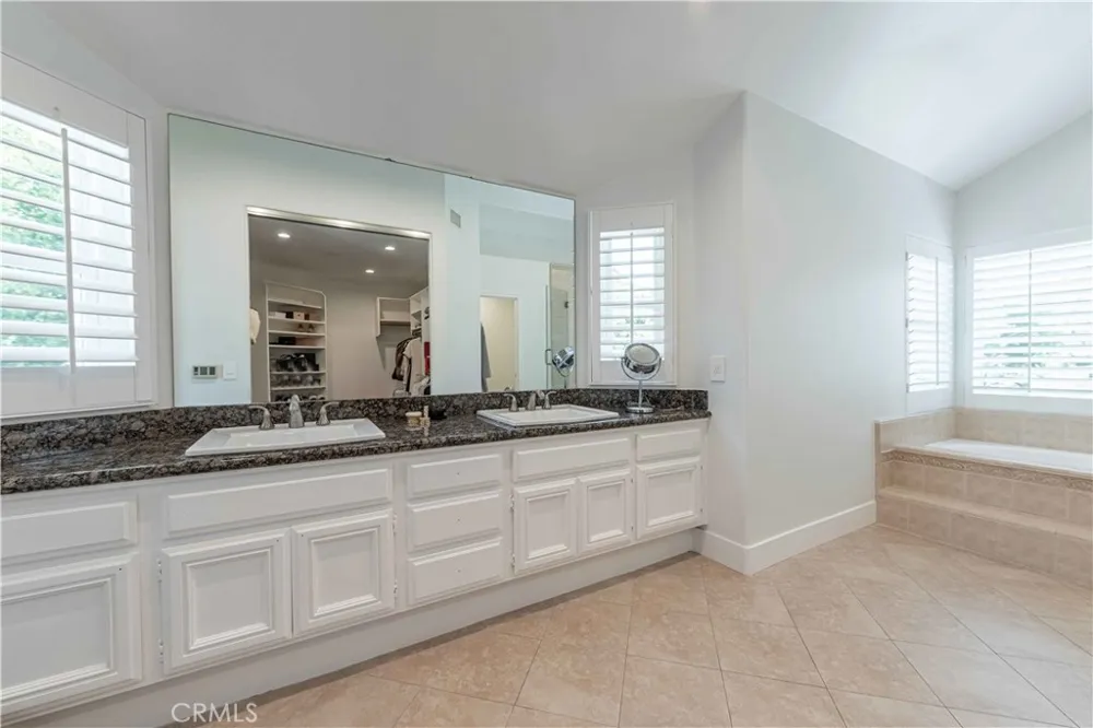 3514 Three Springs Drive Westlake Village, CA 91361