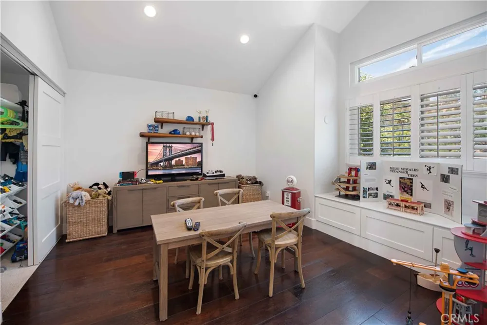 3514 Three Springs Drive Westlake Village, CA 91361