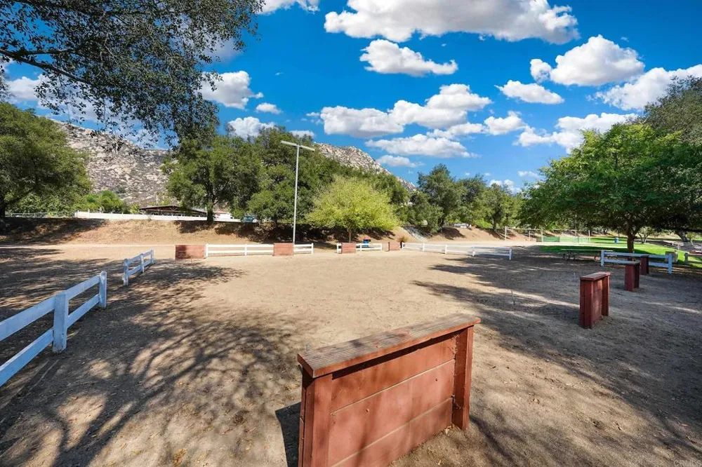 15821 Davis Cup Lane Ramona, CA 92065