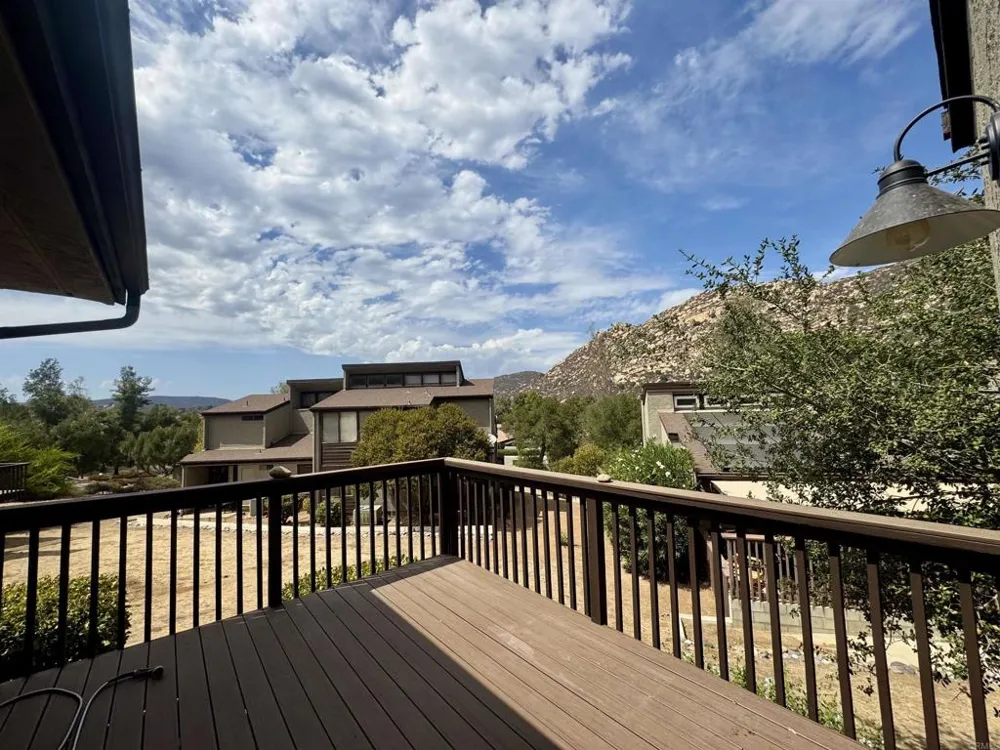 15821 Davis Cup Lane Ramona, CA 92065