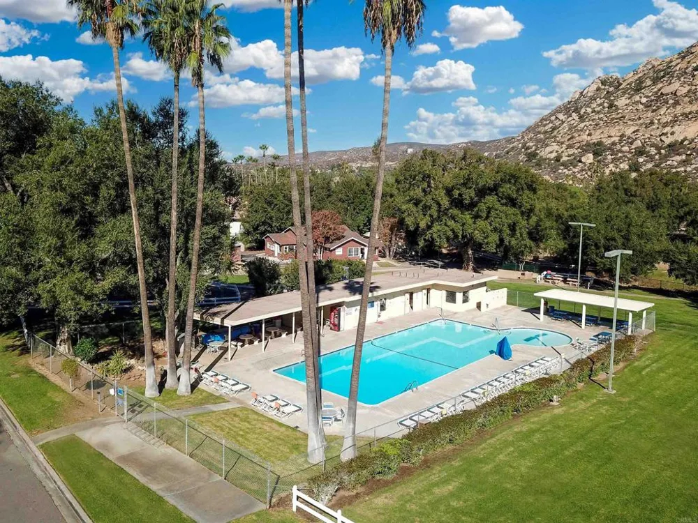 15821 Davis Cup Lane Ramona, CA 92065