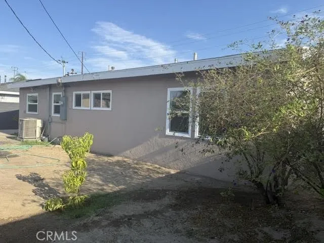 2563 W. Cressent Anaheim, CA 92801