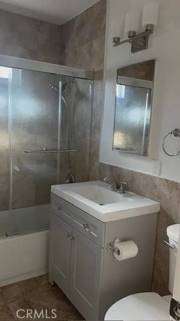 2563 W. Cressent Anaheim, CA 92801