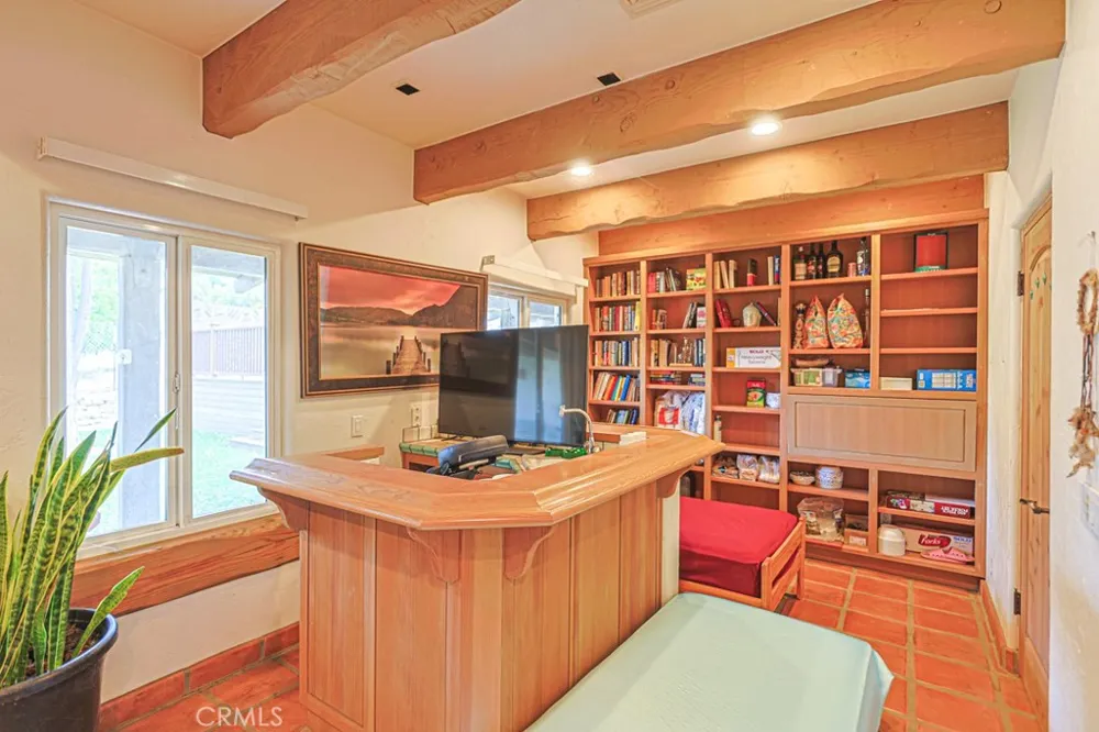 38181 Valley Oak Warner Springs, CA 92086