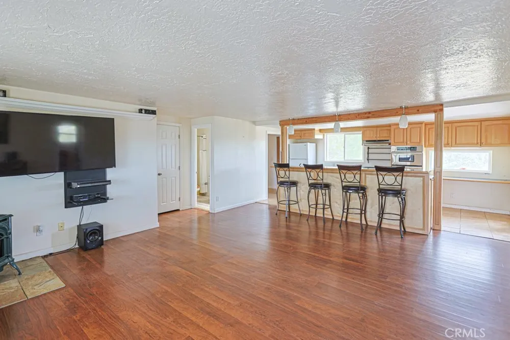 38181 Valley Oak Warner Springs, CA 92086