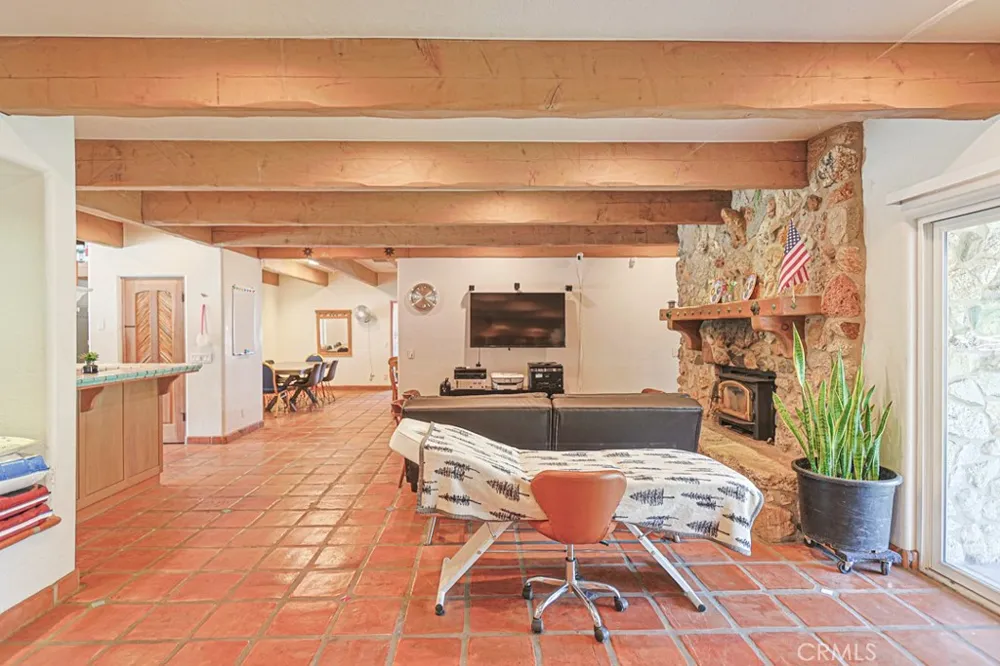 38181 Valley Oak Warner Springs, CA 92086