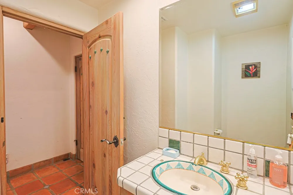38181 Valley Oak Warner Springs, CA 92086