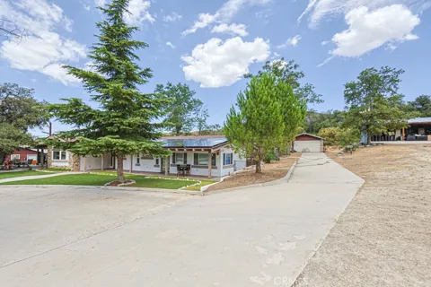 38181 Valley Oak
