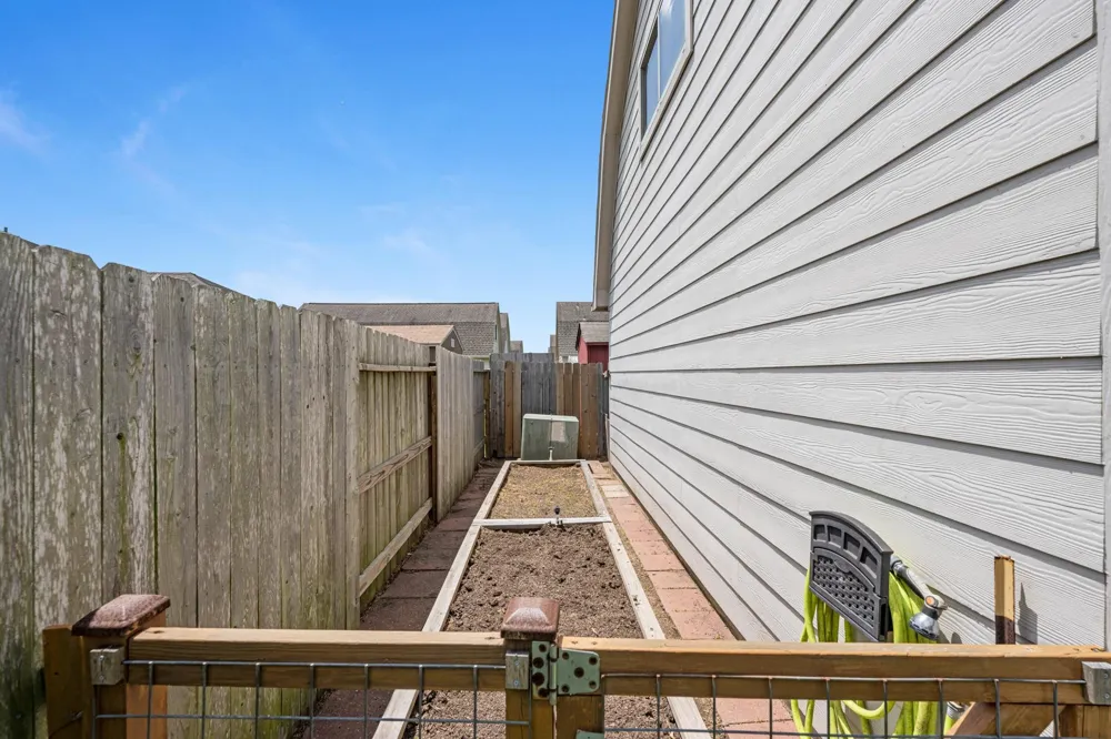 6606 Granbury Road Manvel, TX 77578